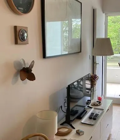 Cosy, Vue Sur Parc, 3 Mins Benoit