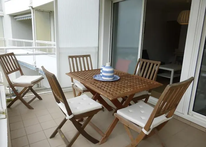 Апартаменты Cosy, Vue Sur Parc, 3 Mins Benoit *