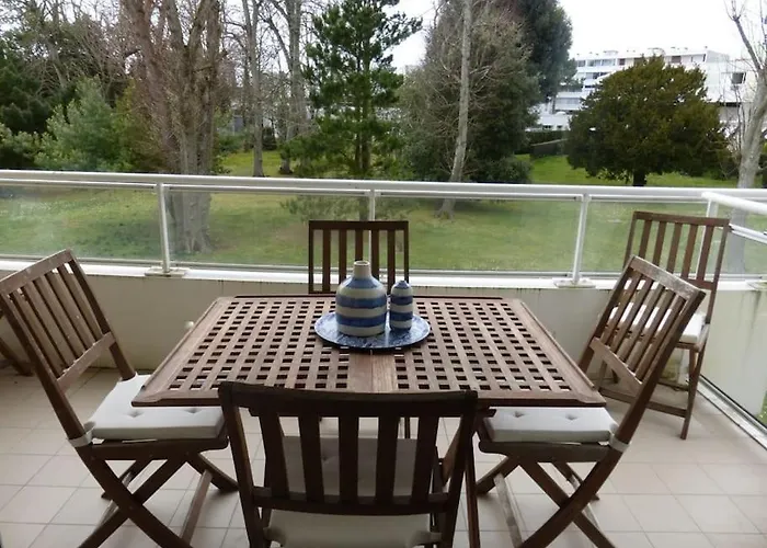 Апартаменты Cosy, Vue Sur Parc, 3 Mins Benoit *